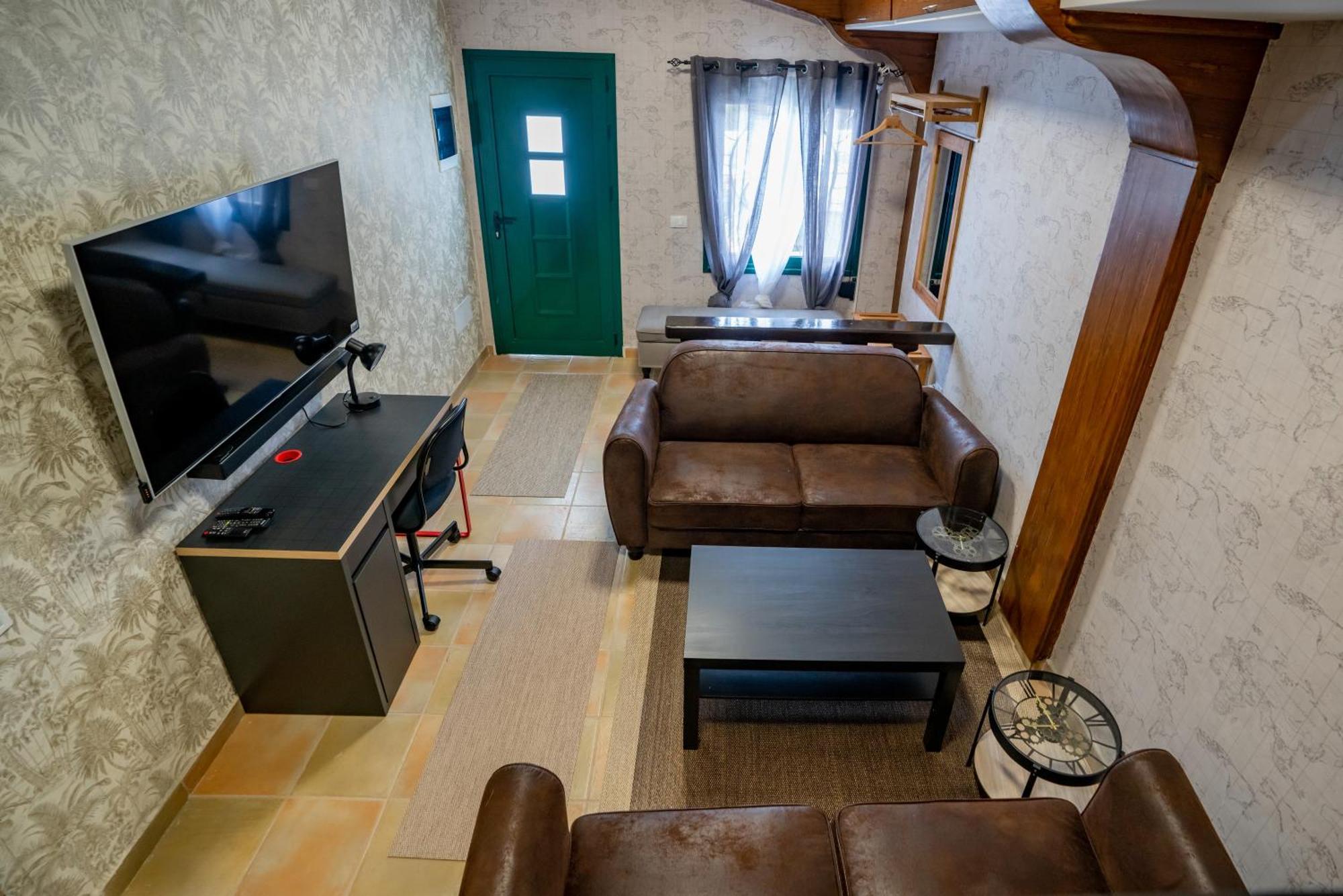 Casa Julio - Alcala Complete Coastal Retreat - Entire Apartment - 3 Min Walk From The Ocean - Shared Entrance With Host Exterior photo